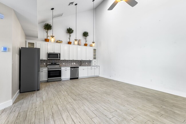 Photo - ** COURTYARDS AT QUAIL WOODS ** 2 BED + DEN / 2 BATH - TOWNHOME - NORTH NAPLES - ANNUAL RENTAL