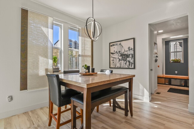 Breakfast nook - 3636 Rucksack Ct