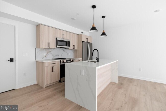 Photo - 209 New St Unit 4F