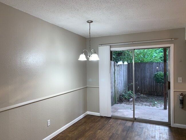 Building Photo - 2142 W Brooks St Unit A