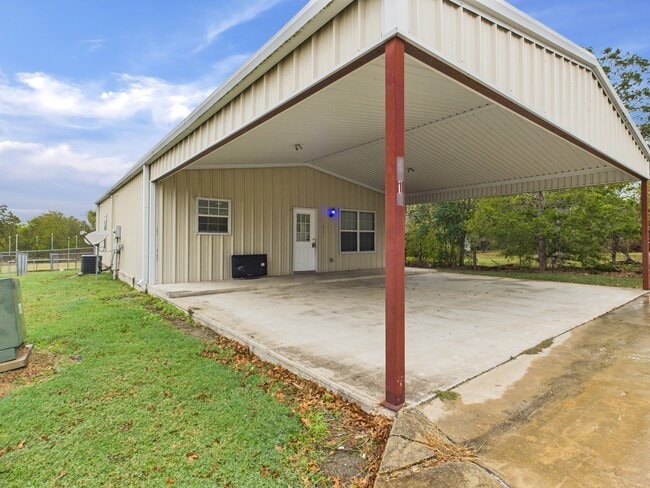 Photo - 5818 Leonard Rd