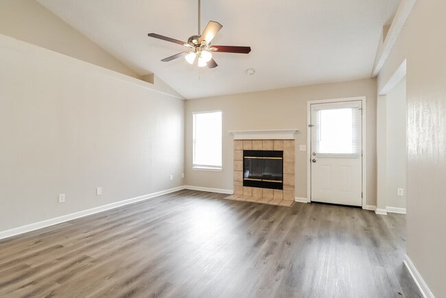 Photo - 548 Edward Rutledge St
