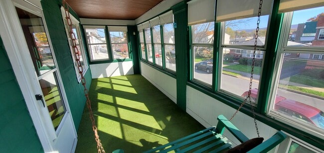 Enclosed sun porch - 368 Winola Ave Unit 2nd floor duplex