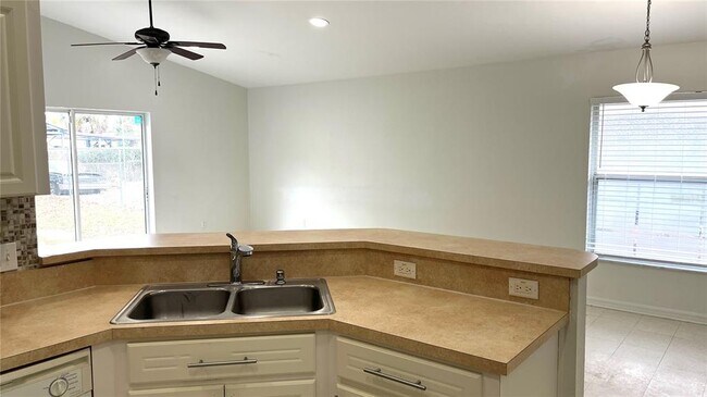 Photo - 1310 E Myrtle St