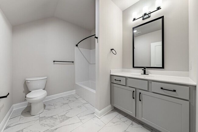 Photo - 182 Excelsior Ave Unidad Flat