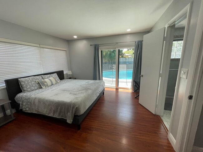 Photo - 2620 NE 19th St