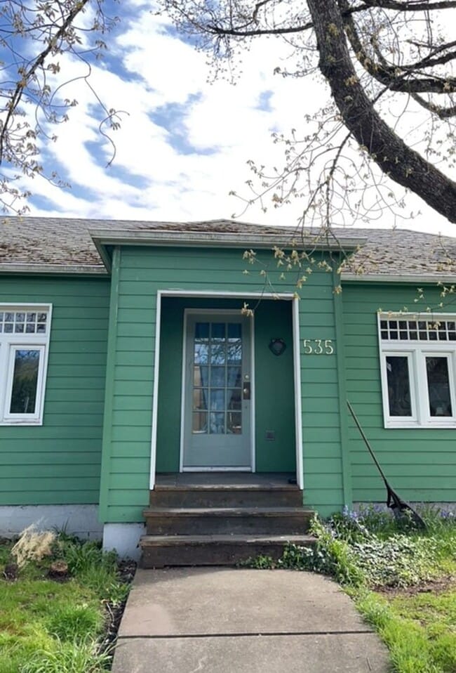 Photo - (560) 21st Street Cottage - 2 Bedroom / 1 Bathroom Unit 535