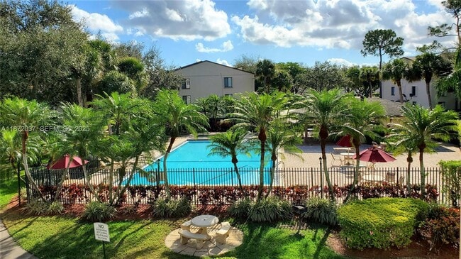 Building Photo - 204 Foxtail Dr Unit D1