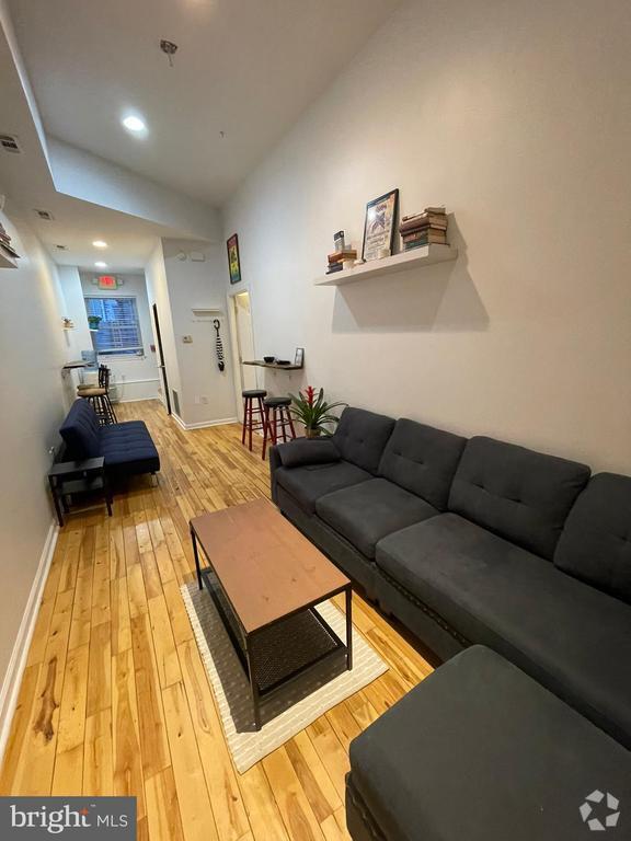 Building Photo - 217 W Girard Ave Rental