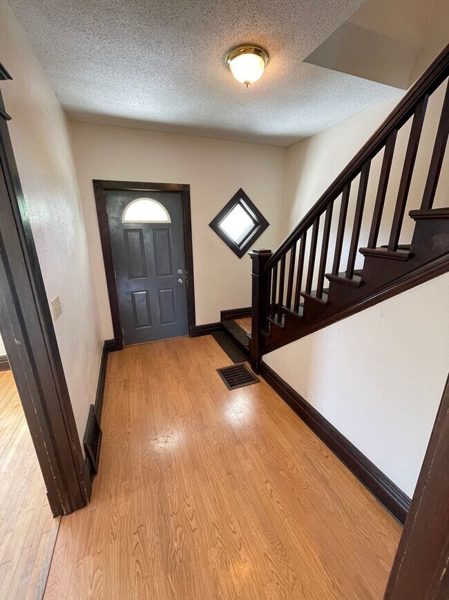 Photo - AVAILABLE JULY- 3 Bedroom, 1.5 Bath Home!