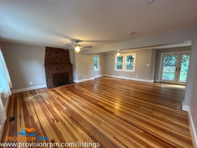Photo - 915 Jackson St