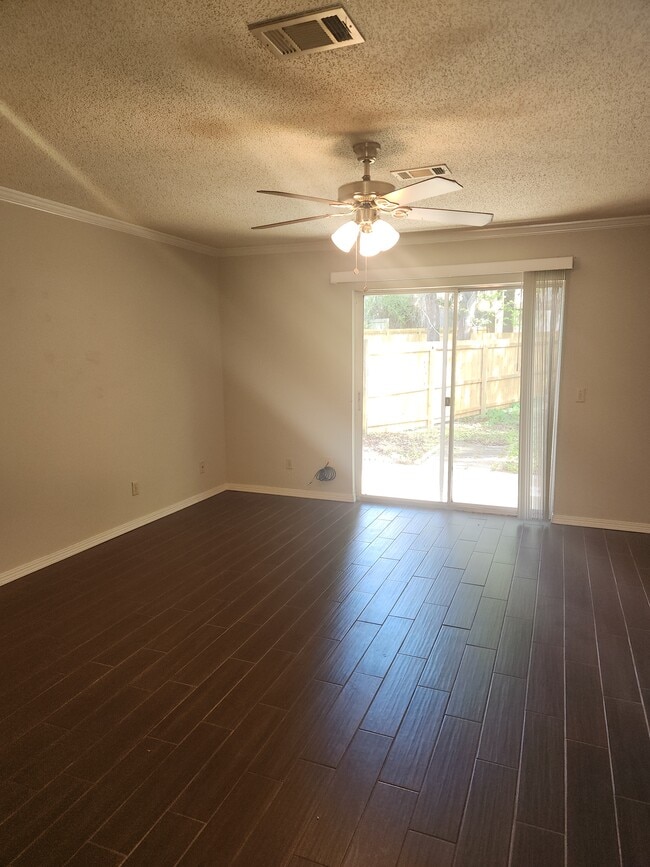 Photo - 1331 Foxborough Dr