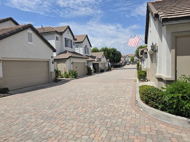 Photo - 162 Seacountry Ln