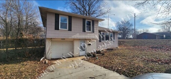 Photo - Beautiful House in South KC-Available NOW!!