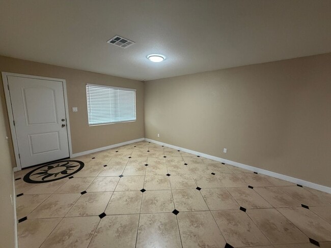 Photo - 5810 W Earll Dr