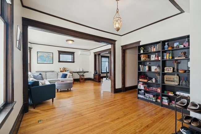 Photo - 2120 Emerson Ave S Unidad 1