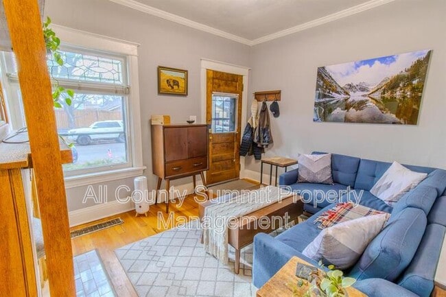 Photo - 127 E Exposition Ave