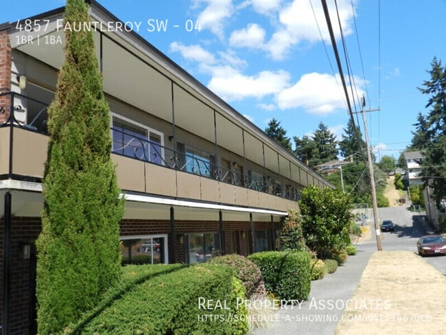 Building Photo - 4857 Fauntleroy Wy SW Unit 04