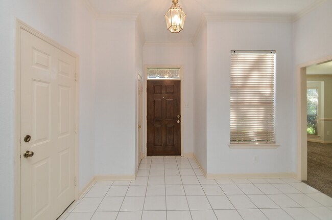 Photo - 811 Spring Valley Ct