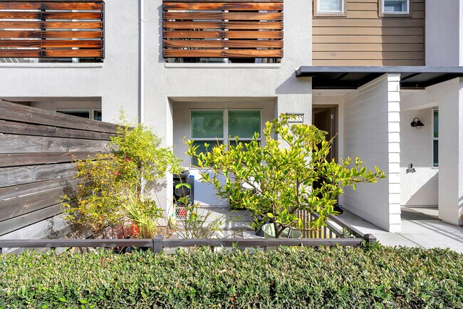 Photo - 37335 Duckling Ter