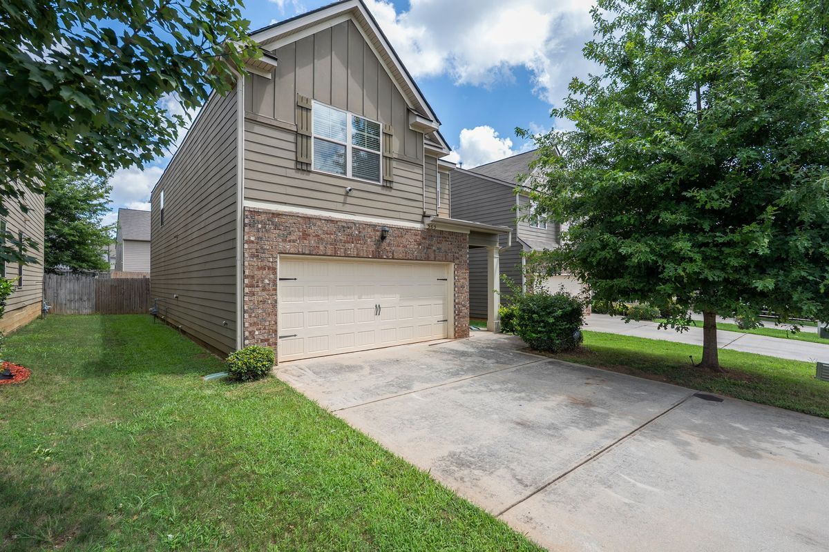 Photo - 565 Dasheill Ln