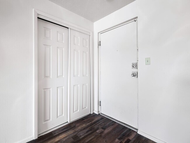 Photo - Cross Creek Apartments
