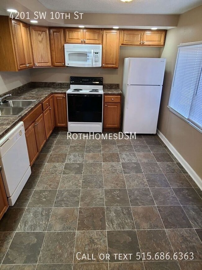 Photo - 4201 SW 10th St