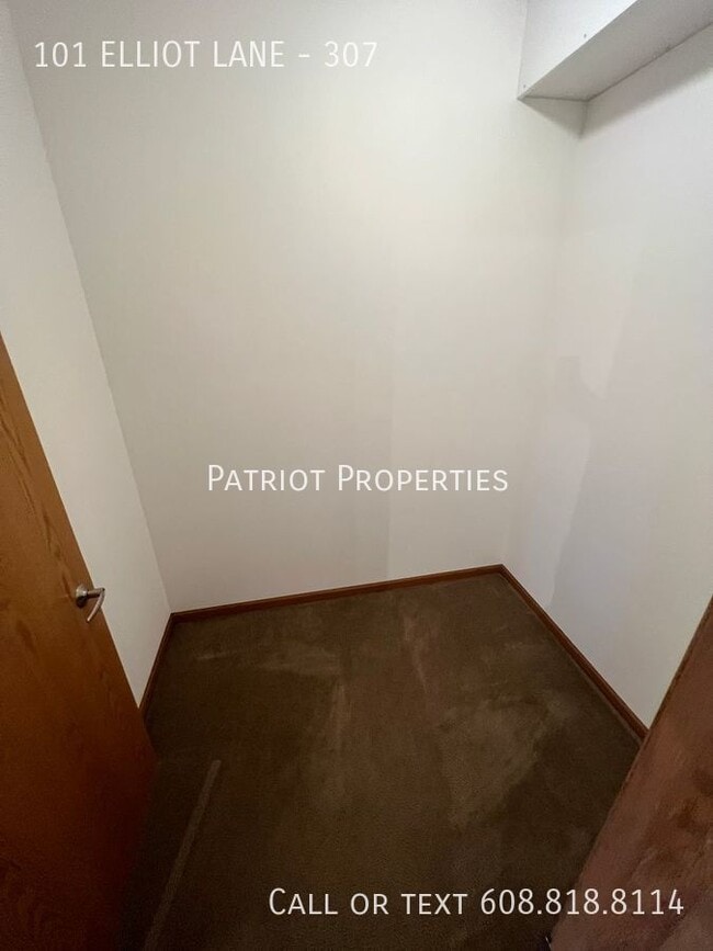 Photo - 2 BEDROOM/2.5 BATH + SMALL DEN Unidad 307