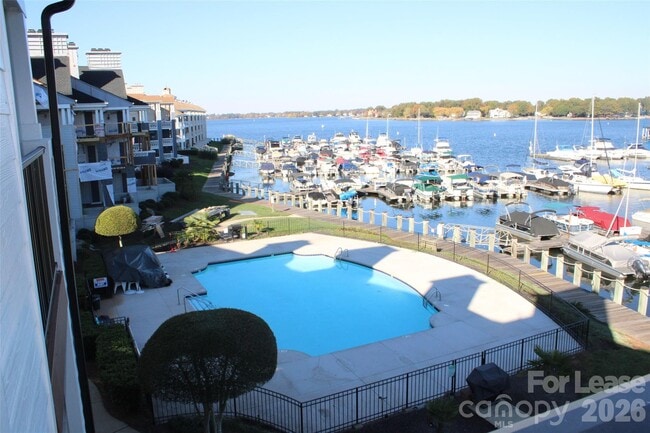 Photo - 18749 Vineyard Point Ln