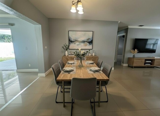 Building Photo - 6881 SW 6th St