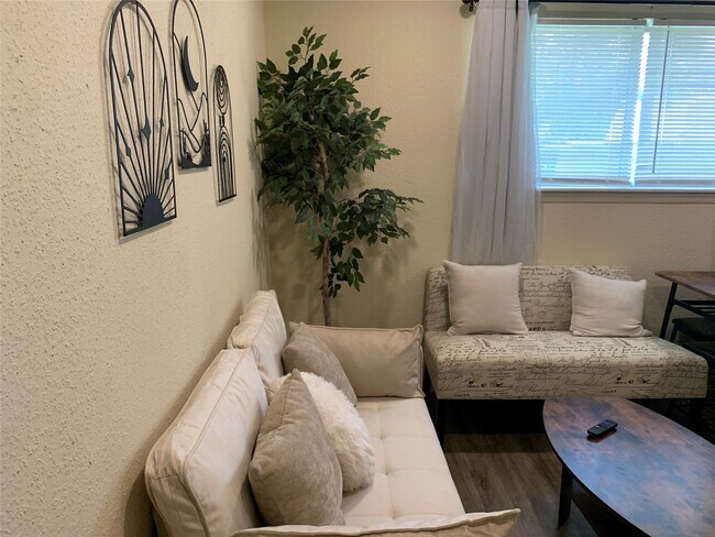 Photo - 9607 Eday Dr