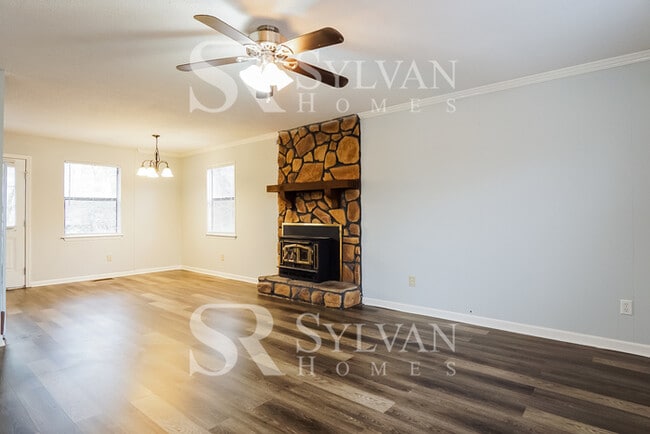 Photo - Spacious 3 Bedroom 2 Bathroom Split Level