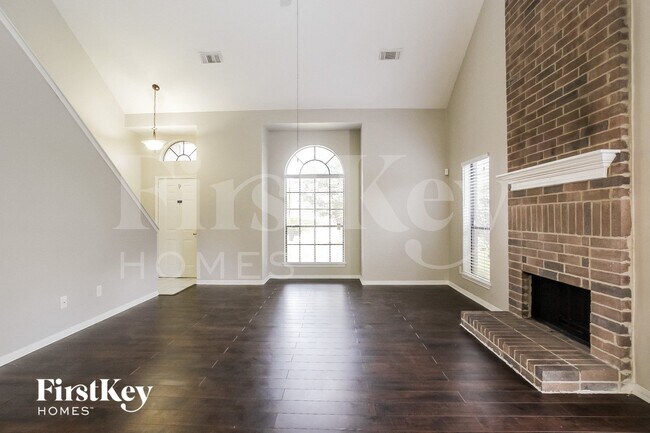 Photo - 2922 Eaglenest Ln