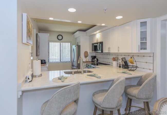 Photo - 901 Seafarer Cir Unit 302