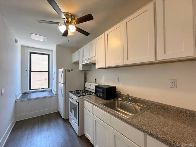 Photo - 246 Jericho Tpke Unit 2