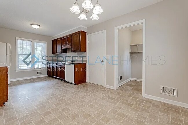 Photo - 709 Greensprings Dr