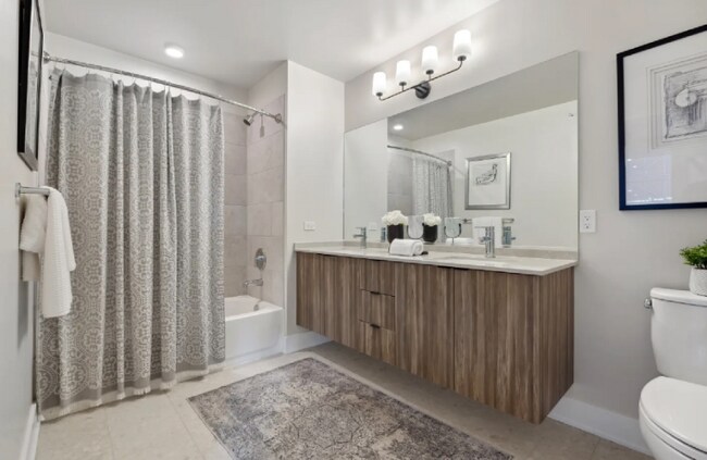 Photo - 1034 W Van Buren St