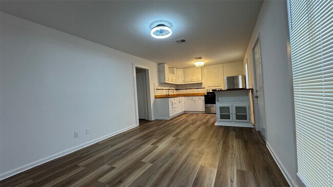 Photo - 105 Clear Lake Rd Unidad A