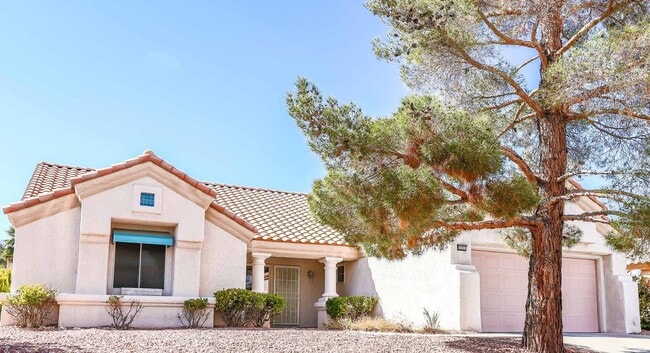 Building Photo - Sun City Summerlin - Golf Course Community...