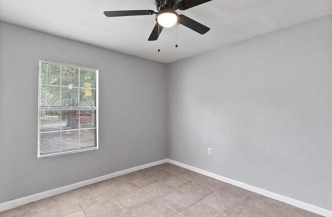 Photo - 9033 Oak Knoll Ln