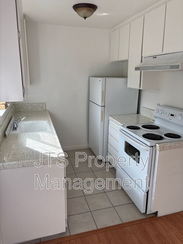 Photo - 2000 G St Unit 4