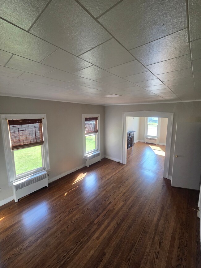 Photo - 422 4th Ave