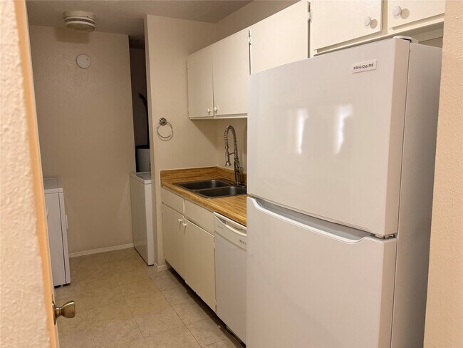 Photo - 1007 Stoneleigh Ct