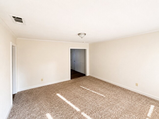 Photo - 125 N McEntire Ct