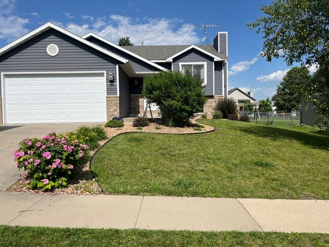 Photo - Beautifully Updated 4-Bed Home in Prime NW Location!