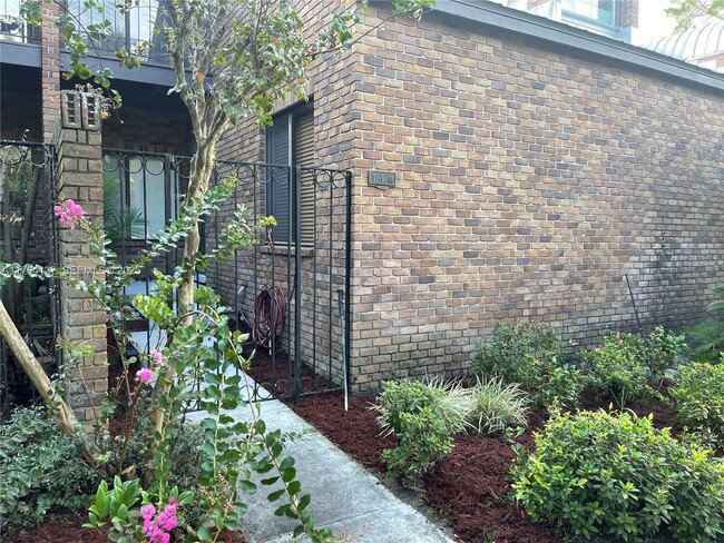 Building Photo - 710 NE 1 St