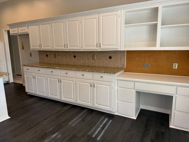 Photo - 16114 Shadybank Dr