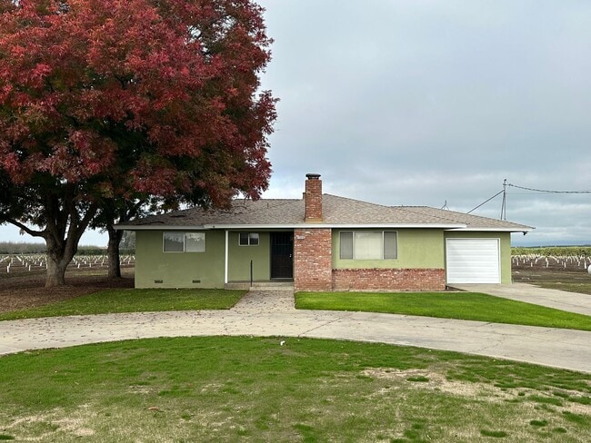 Building Photo - Cozy country home coming soon!