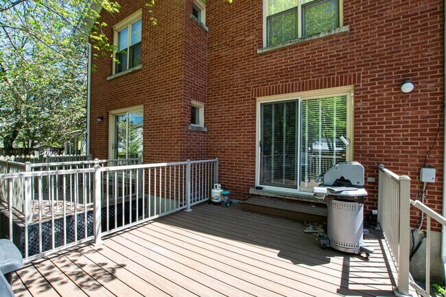 Photo - 300-302 Frontenac St