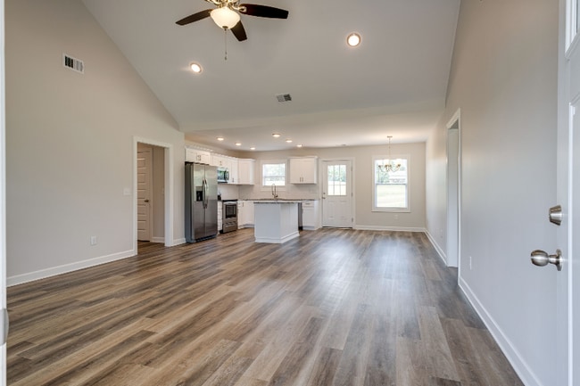 Photo - 644 S Tunnel Rd